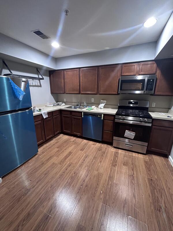 Photo - 5038 Spruce Street - 1