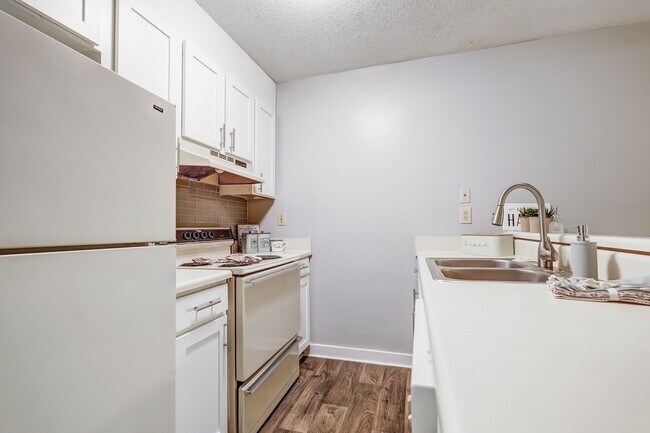 Foto del edificio - 1022 West Apartment Homes