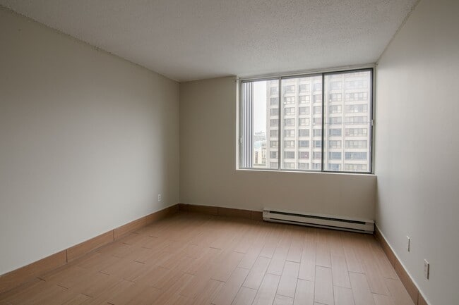 Photo du bâtiment - 2285 Rue St Mathieu