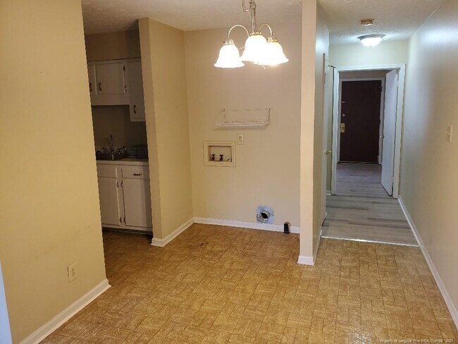 Building Photo - 3241 Willard Dr