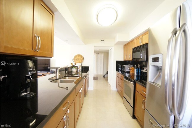 Building Photo - 2 br, 2 bath  - Brickell Place