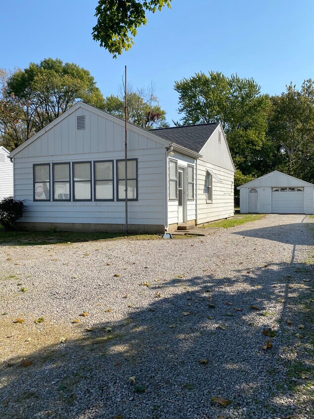 Primary Photo - 3121 N St Joseph Ave