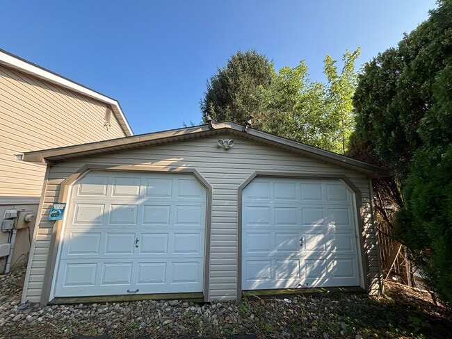Building Photo - 136 Bayscape Dr