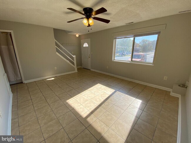 Building Photo - 733 Bellows Ave