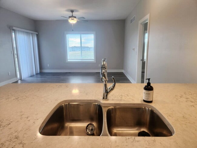 Foto del edificio - 2728 Yordi Dr