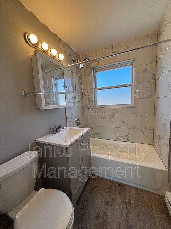 Foto del edificio - 2113 119th St