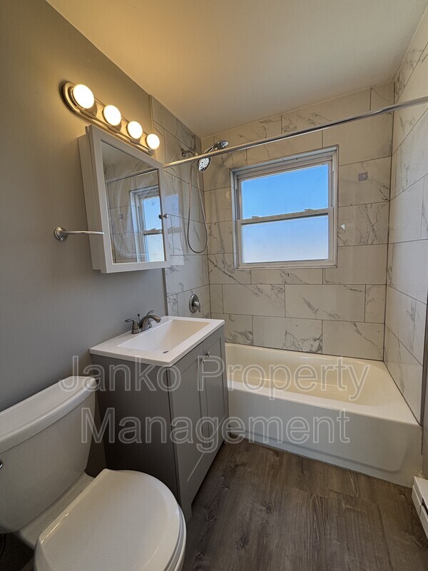 Foto del edificio - 2113 119th St
