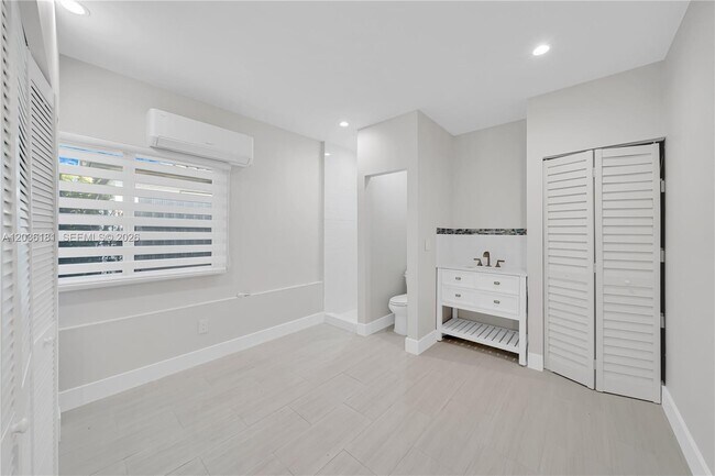 Foto del edificio - 7555 SW 28th Street Rd
