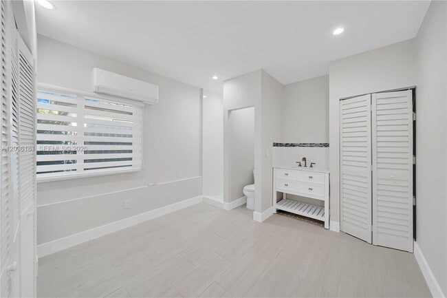 Building Photo - 7555 SW 28th Street Rd