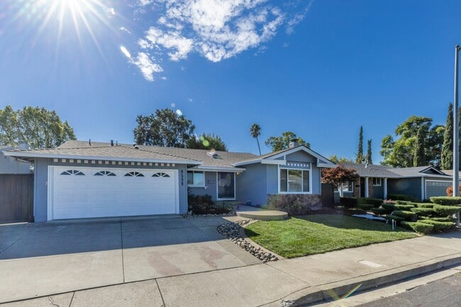 Building Photo - 6538 Inglewood Dr