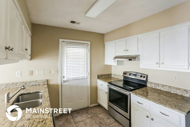 Building Photo - 6545 Rosewood Dr