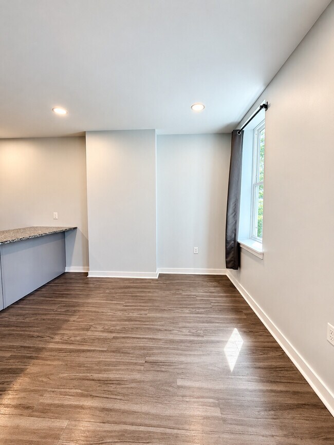 Foto del edificio - 2171 E Hagert St