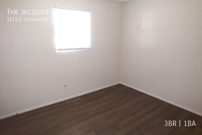 Foto del edificio - 3 Bedroom 1 Bath One Block from Fremont El...