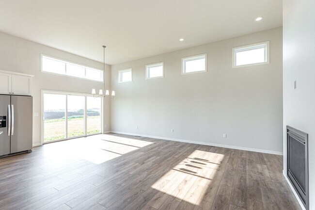 Building Photo - BRAND NEW 3 LEVEL SPLIT HOME!