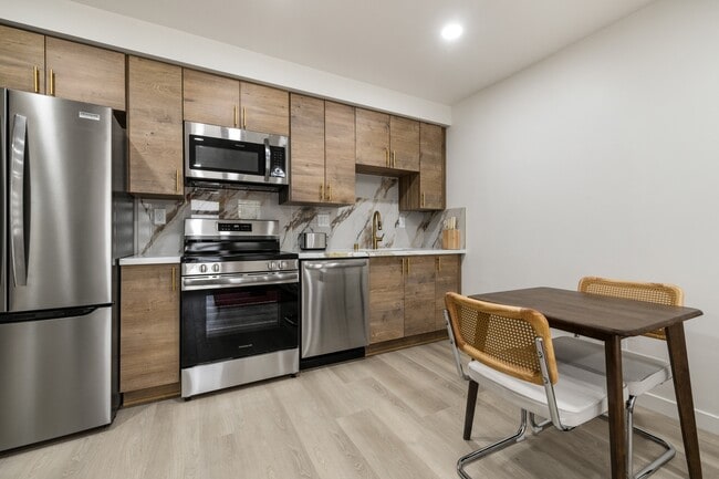 Building Photo - 4018 Riviera Dr