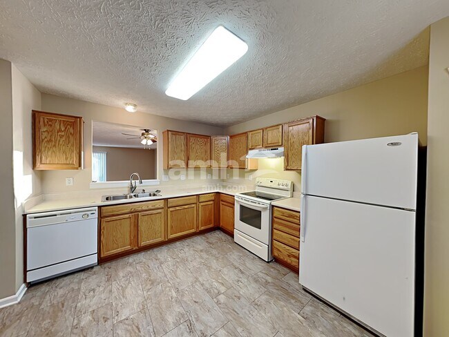Foto del edificio - 8059 Sydney Ln