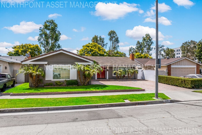 Brand New Remodel – Stunning Pool Home wit... - Brand New Remodel – Stunning Pool Home wit...