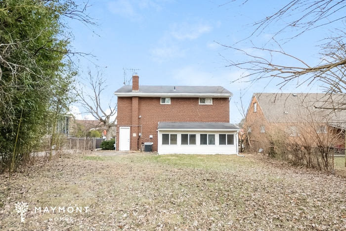 Building Photo - 8273 Bobolink Ave