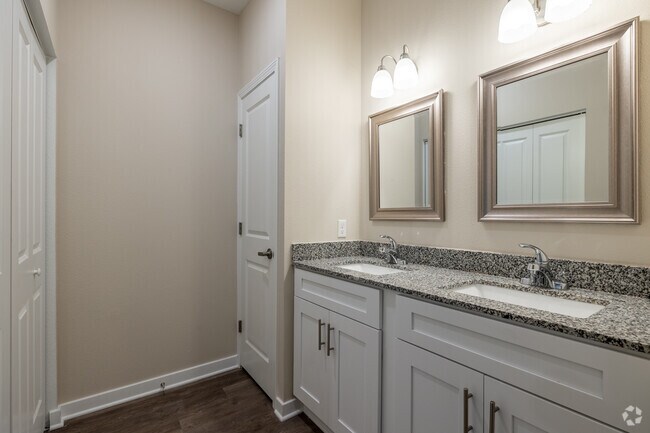 1BR, 1BA - 687 SF - Forest Ridge Villas