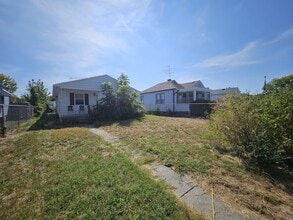 Building Photo - 1837 E Legrande Ave