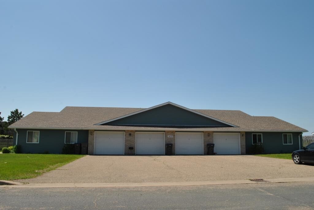 Primary Photo - 1455 Doman Dr