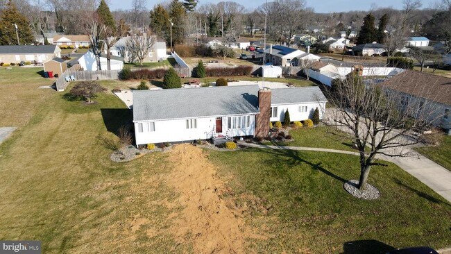 Building Photo - 5 Hopewell Rd