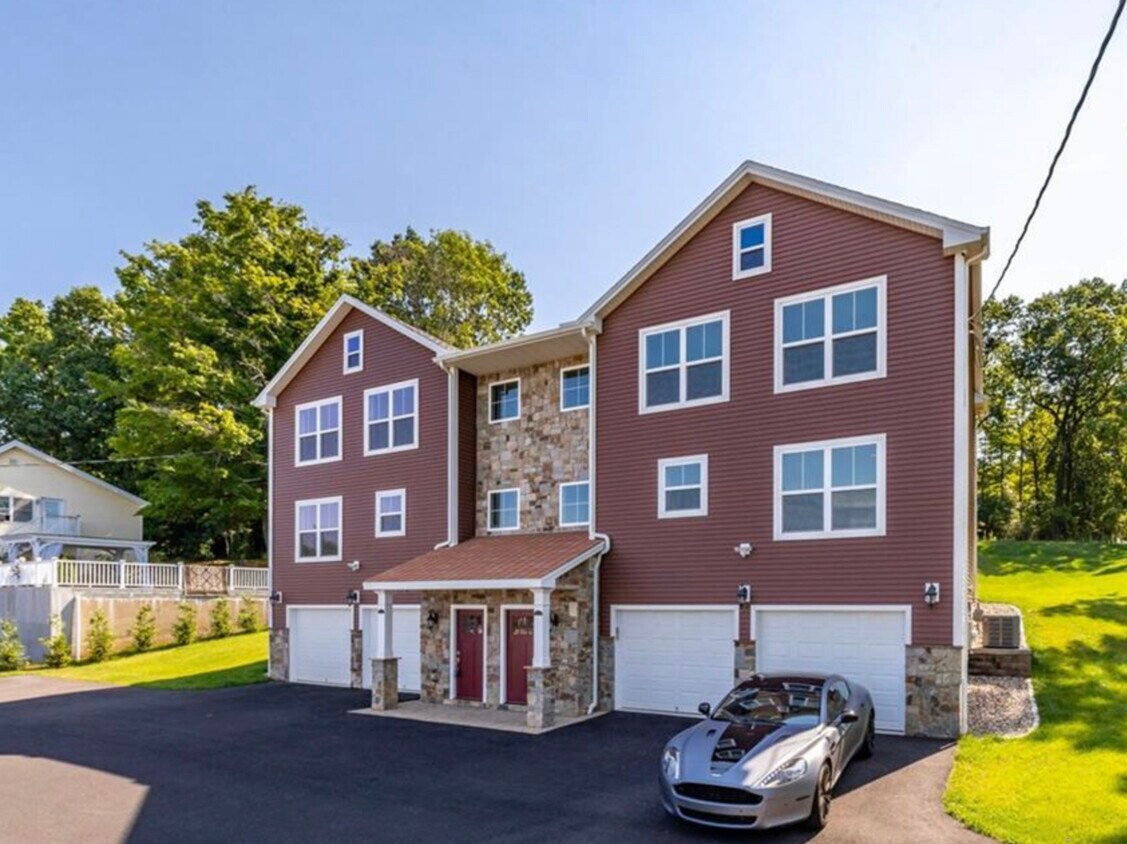 Foto principal - 974 Deming Rd