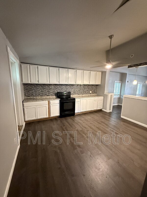 Building Photo - 3678 Elsa Ave
