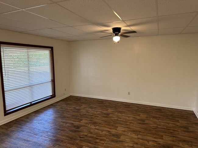 Building Photo - 5 S Lowder St