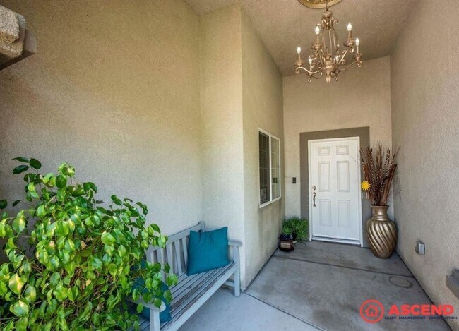 Foto del edificio - Cozy 4 Bed 2 Bath Home – Split Floor Plan, Bonus Room & Enclosed Patio