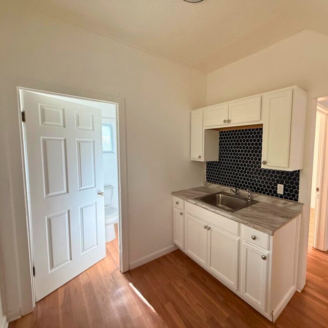 Foto del edificio - 2995 E 125th St