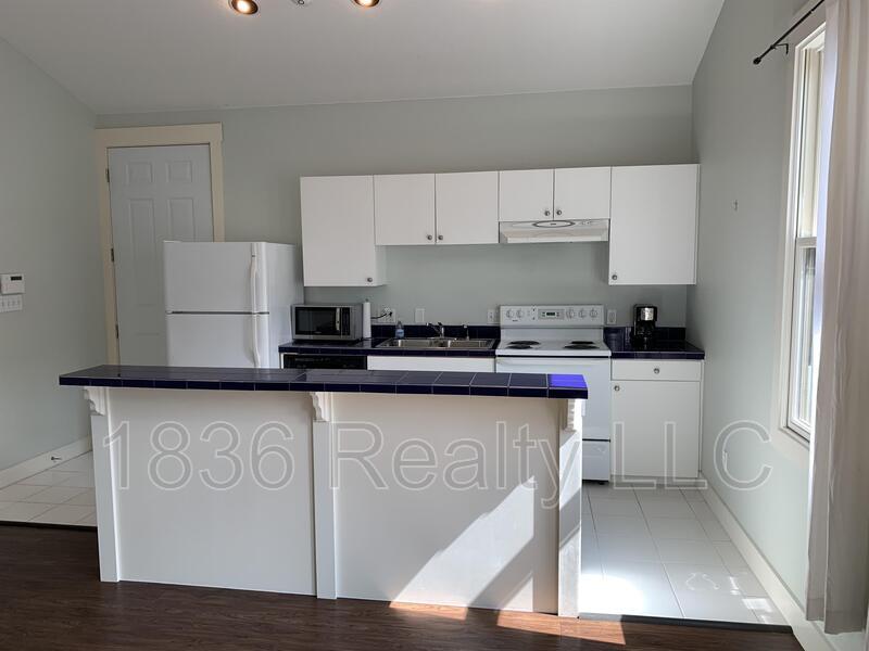 Primary Photo - 4105 Avenue B