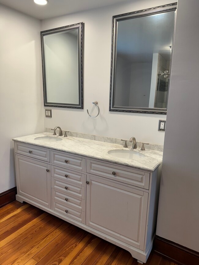 Building Photo - 925 Francis Scott Key Hwy