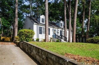 Building Photo - 108 Crescent Ave