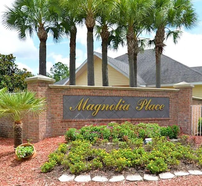 Photo - 1 Bed / 1.5 Bath – Magnolia Place House