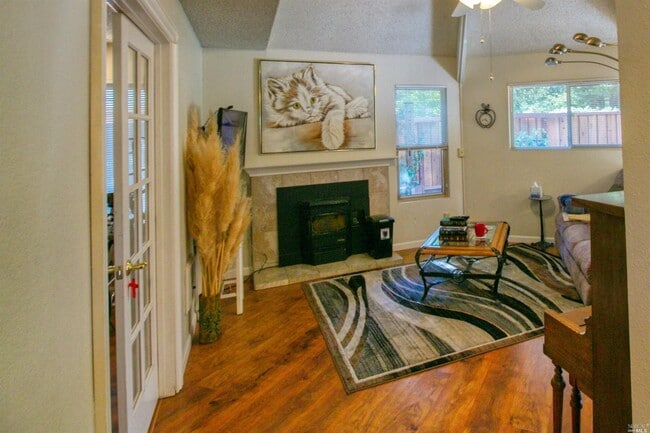 Building Photo - 682 Racquet Club Cir