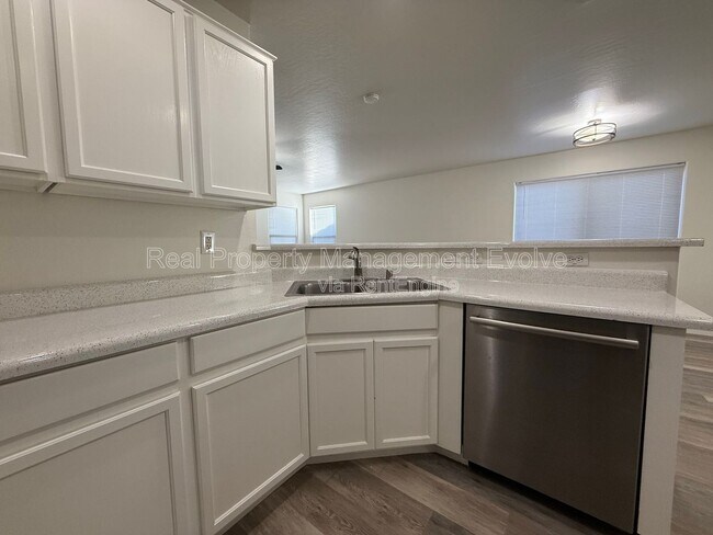 Building Photo - 2809 N 107th Dr