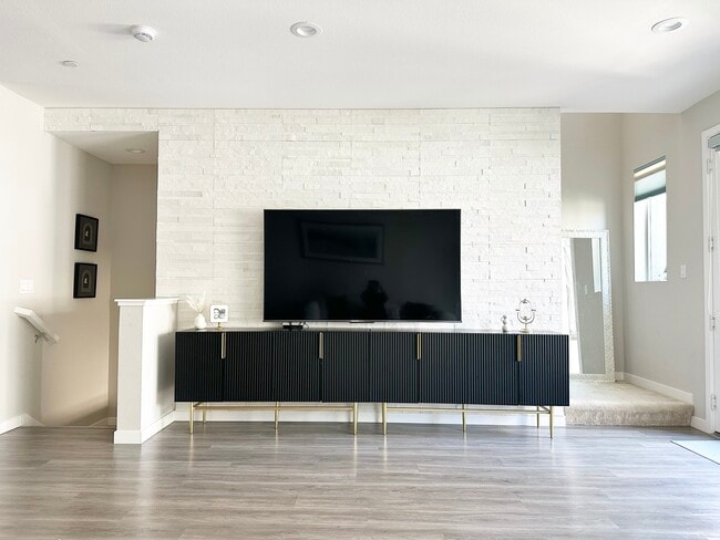 Building Photo - 5465 Gracen Way