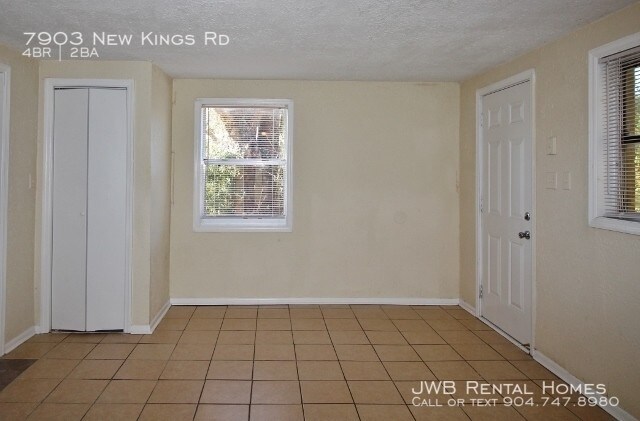 Foto del edificio - 7903 New Kings Rd