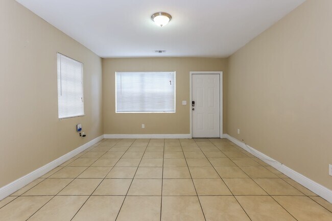Foto del edificio - 1520 NE 206th St