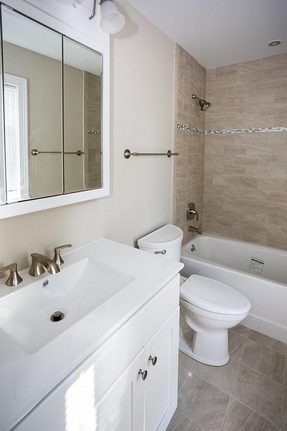 Bathroom - 57 Soundview St