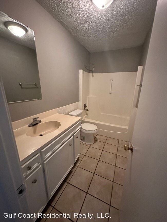 Building Photo - 4 br, 3 bath House - 8824 Mermaid Ave.