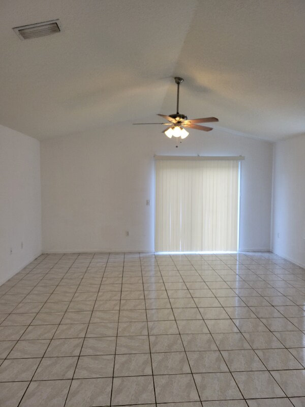 Foto del edificio - 1230 4 Mile Rd