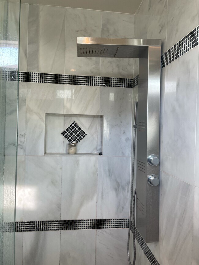 Foto del edificio - 547 Brooks Ave