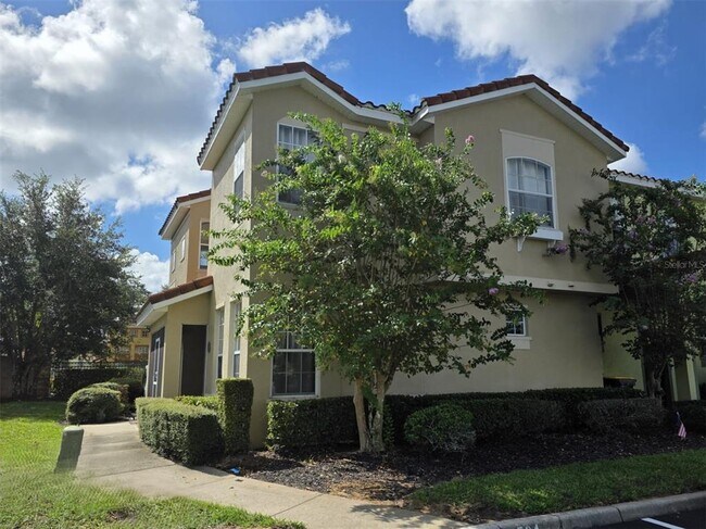 Building Photo - 734 Monroe Cir