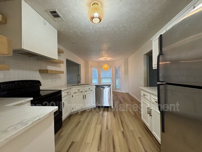 Building Photo - 6009 Creek Stone Ct