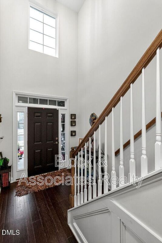 Foto del edificio - 405 Hickory Run Ln