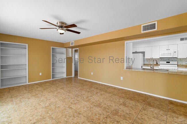 Foto del edificio - 9425 W Rolling Hills Dr