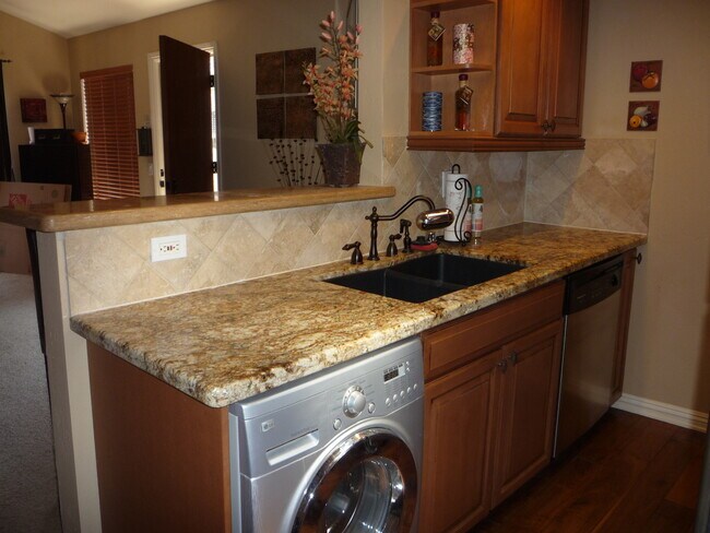 Building Photo - Talmadge Villas 1 Bedroom for Rent!