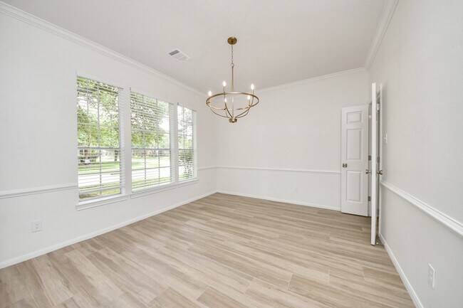 Foto del edificio - 7130 Glenwood Dr
